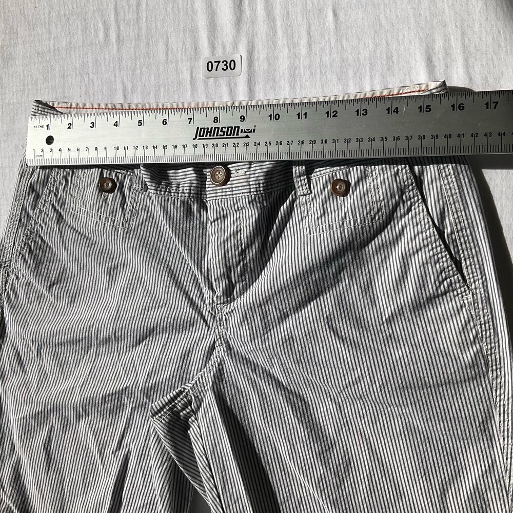 Dockers Women’s Casual Striped Shorts size 10, White & Blue